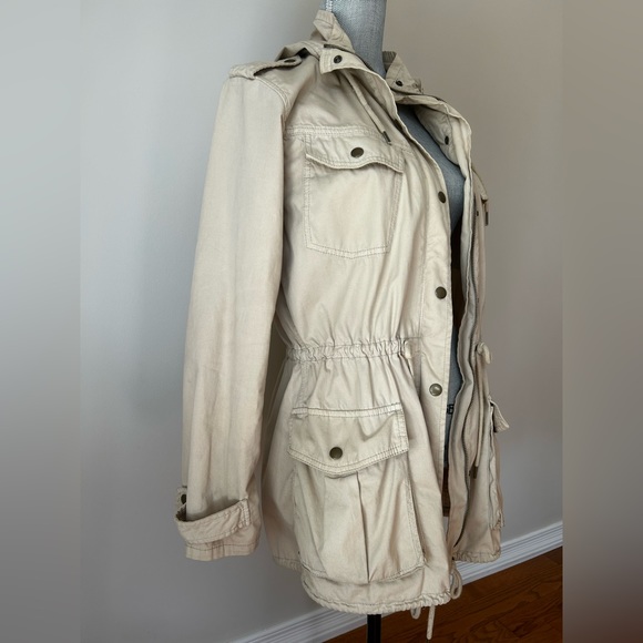 Aritzia Talula Trooper Utility Jacket in Khaki Beige, Size Small - Picture 4 of 9